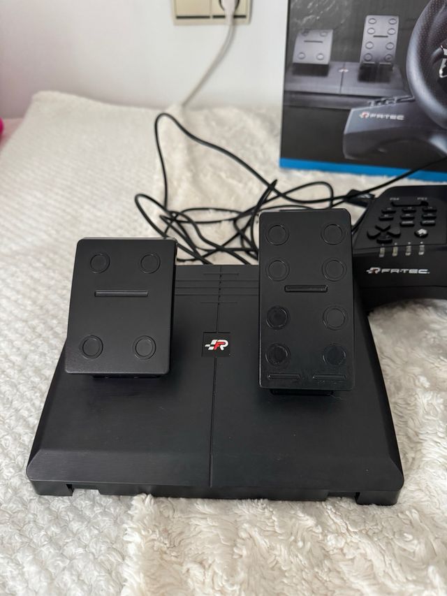 Volante FR-TEC Hurricane MKII con Pedales