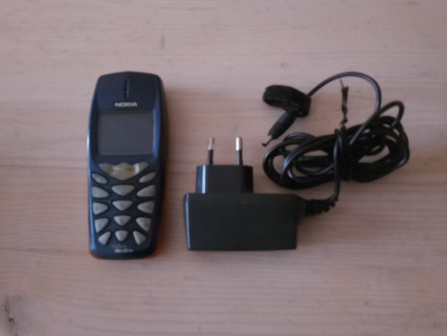 TELÉFONO MÓVIL NOKIA 3510 PARA PIEZAS