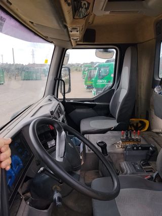 Camión Renault Kerax porta contenedor