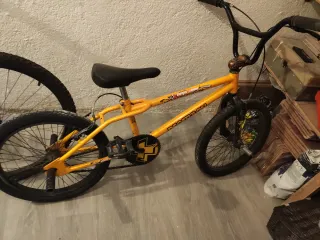 Bicicleta BMX Naranja