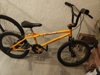 Bicicleta BMX Naranja