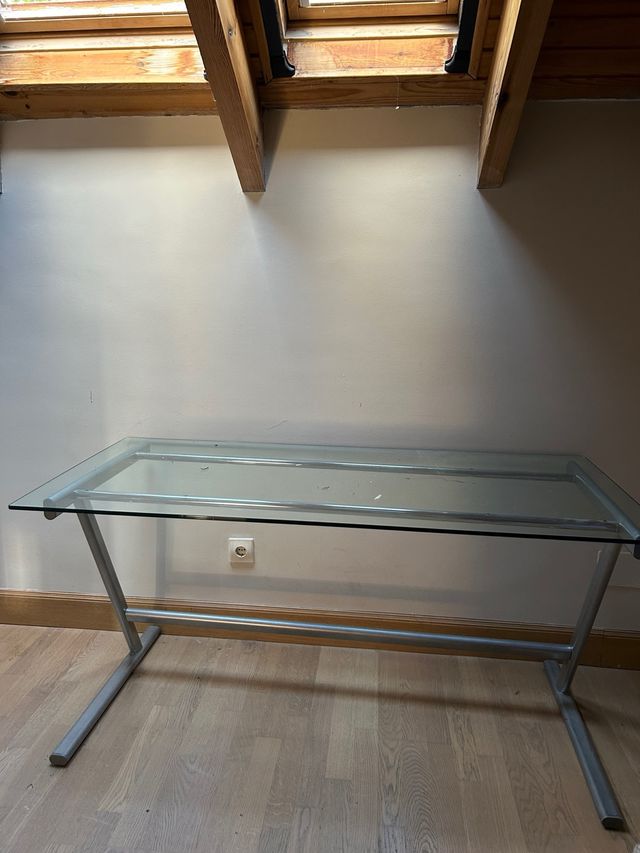 Mesa escritorio cristal y metal