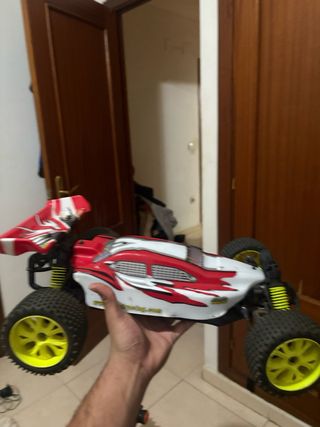 Coche teledirigido SWORD 300