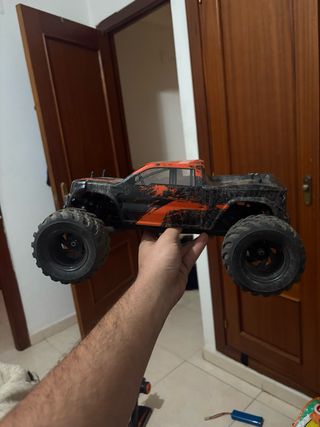 Coche teledirigido SWORD 300