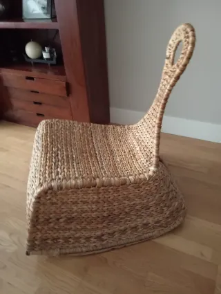 Dolce culla vintage Ikea in vimini, rattan e legno