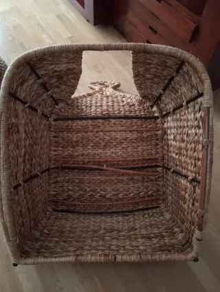 Dolce culla vintage Ikea in vimini, rattan e legno