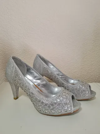 Zapatos de fiesta plateados talla 39