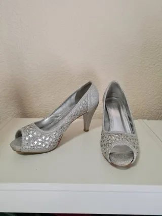 Zapatos de fiesta plateados talla 39