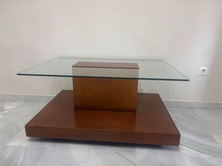 Tavolo basso design in legno massello e cristallo