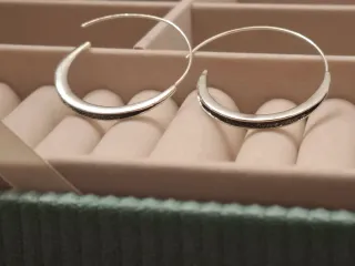 Pendientes Aro Plata y Negro Modernos