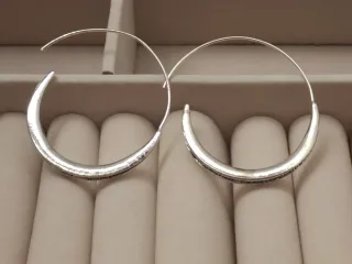 Pendientes Aro Plata y Negro Modernos