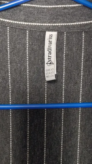 Blazer Raya Diplomática Gris y Blanca