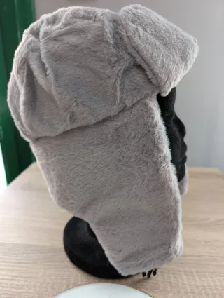 Gorro de invierno pelo gris con orejeras