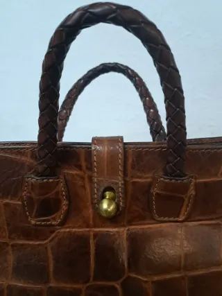 Bolso de mano piel labrada