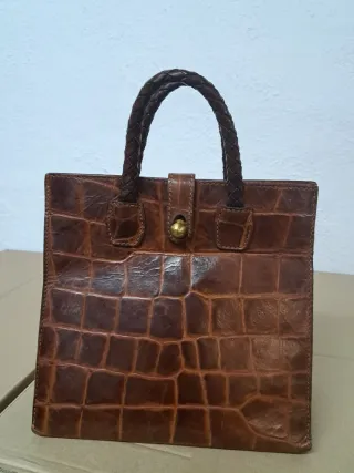 Bolso de mano piel labrada