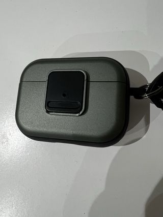 Carcasa AirPods Pro con mosquetón