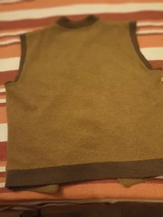 Gilet uomo con ricamo orso e cacciatore