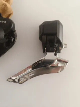 Cambio y Desviador Shimano GRX 815 Di2