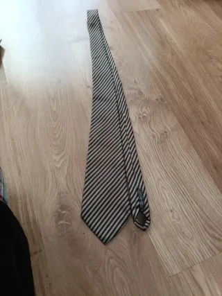 Corbata de seda rayas grises y negras