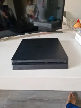 PlayStation4 Tres juegos y mando Precio negociable