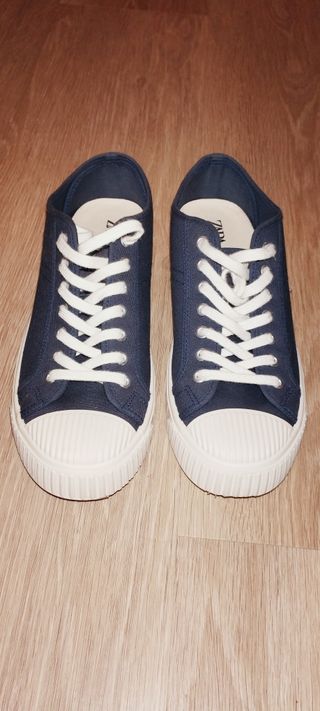 Zapatillas Zara Azul y Blanco