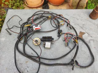 Restos instalación eléctrica Moto Morini