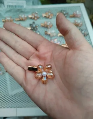 Pack 50 Clips Pelo Flor Cristal ,nuevas sin usar