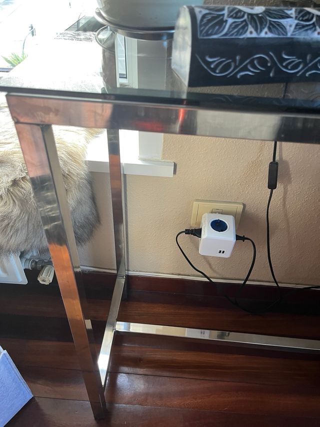 Tavolo in vetro e acciaio