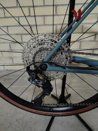 Bicicleta Gravel Superior GRX 11v