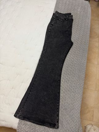 Pantalón campana gris elástico