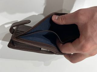 Billetera de piel marrón