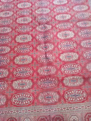 Tappeto di lana rosso e viola