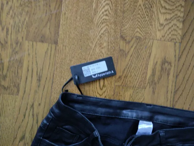 Pantalones efecto piel mujer