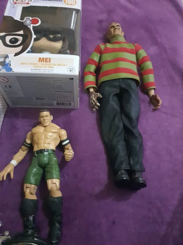 Lote de Figuras de Ação + Acender Bicicleta