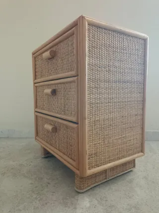 Comodino in vimini