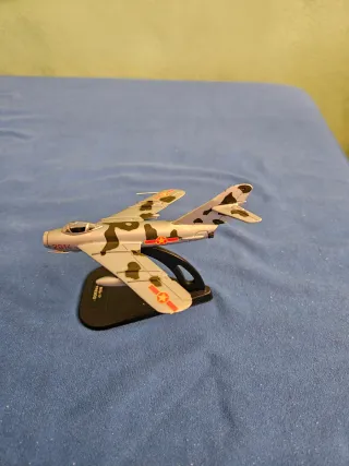 Modellino Aereo MiG-17 Fresco