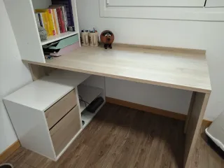 Escritorio madera y blanco