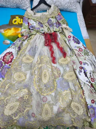 Traje de Fallera Oro y blanco