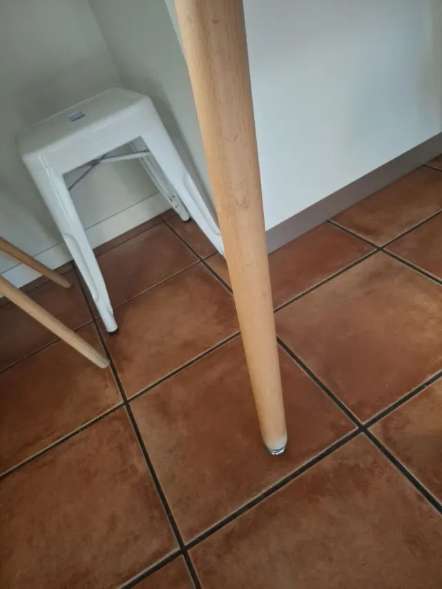 Tavolo da cucina bianco e in legno