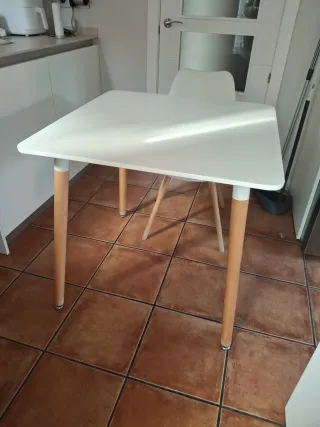 Tavolo da cucina bianco e in legno