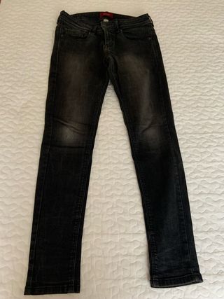 Pantalón vaquero gris chica