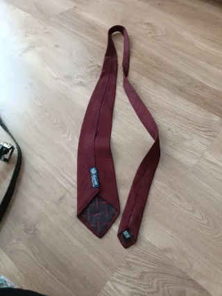 Corbata de seda roja