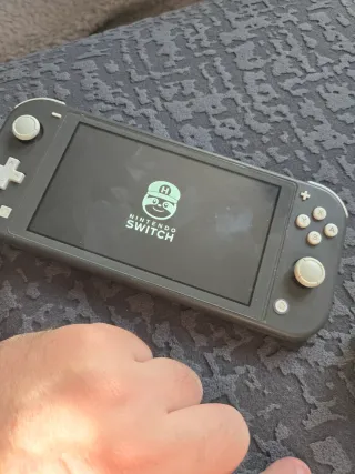 Nintendo Switch Lite Grigia con M.A.G.I.A.