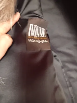 Abrigo de pieles marrón y gris. Usado dos veces