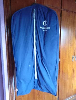 Abrigo de pieles marrón y gris. Usado dos veces