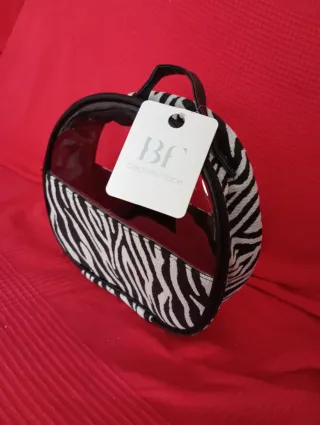 Neceser maquillaje estampado cebra