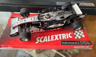 Scalextric McLaren MP4-20 Pedro de la Rosa