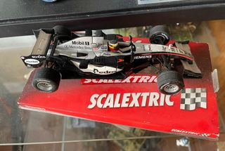Scalextric McLaren MP4-20 Pedro de la Rosa