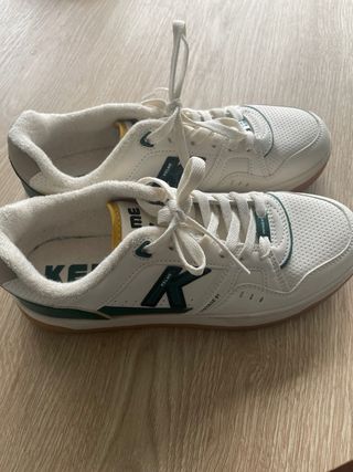 Zapatillas deportivas KELME blancas y verdes