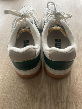 Zapatillas deportivas KELME blancas y verdes